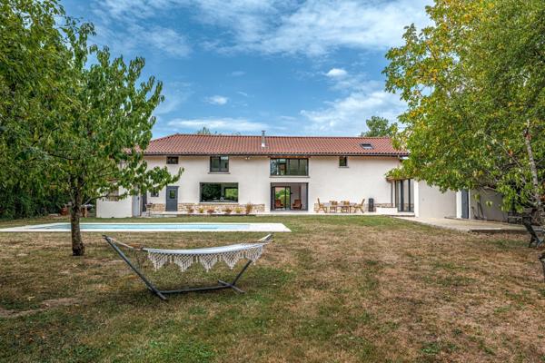 Vente Corps de ferme Bourg-en-Bresse 7 Pièces 232 m²
