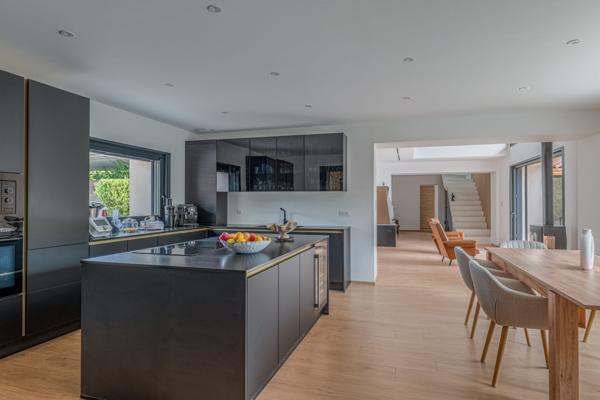 Vente Corps de ferme Bourg-en-Bresse 7 Pièces 232 m²