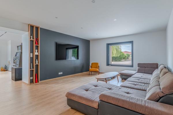 Vente Corps de ferme Bourg-en-Bresse 7 Pièces 232 m²
