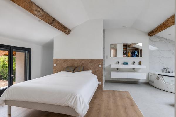 Vente Corps de ferme Bourg-en-Bresse 7 Pièces 232 m²
