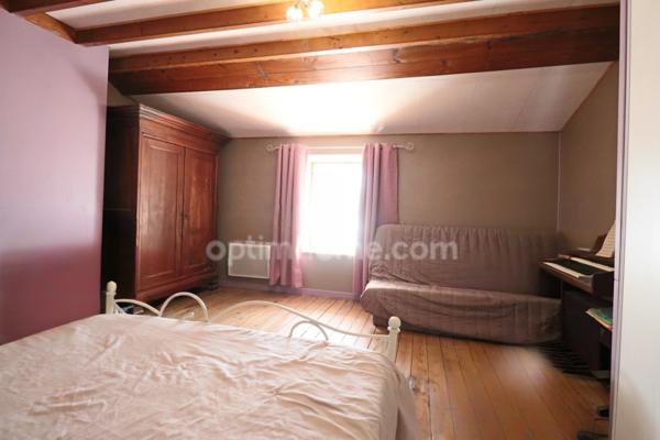 Maison de 166 m² - 9 pièces - 5 chambres - 3 Granges + dépendances - parcelle Terrain 5 184 m² DOMPIERRE LES EGLISES (87)