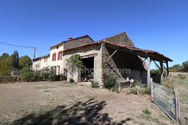 Maison de 166 m² - 9 pièces - 5 chambres - 3 Granges + dépendances - parcelle Terrain 5 184 m² DOMPIERRE LES EGLISES (87)