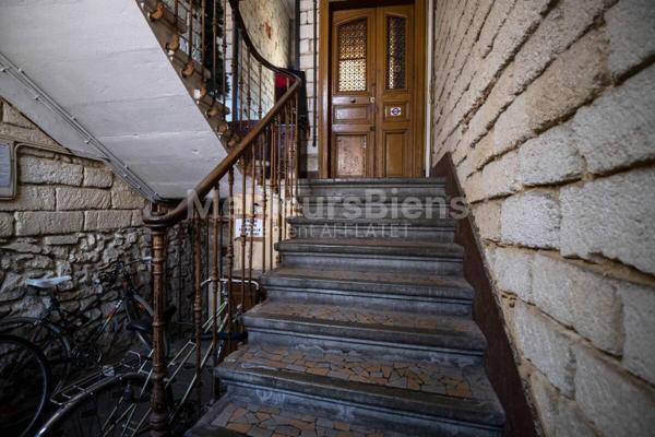Vente Bel appartement Ancien avec cachet écusson Montpellier 34000