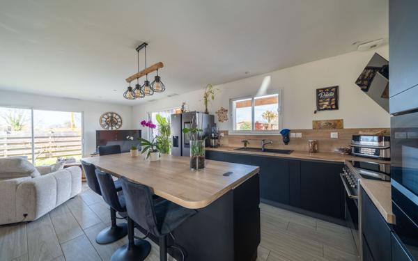 Maison à vendre    5 pièces •  Biscarrosse