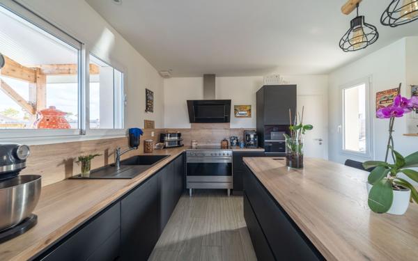 Maison à vendre    5 pièces •  Biscarrosse