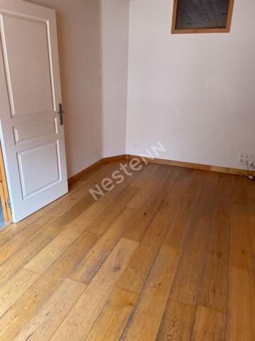 EXCLUSIVITE !Immeuble avec local commercial et un duplex dans centre ville Yssingeaux