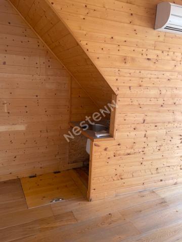 EXCLUSIVITE !Immeuble avec local commercial et un duplex dans centre ville Yssingeaux