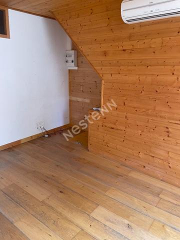 EXCLUSIVITE !Immeuble avec local commercial et un duplex dans centre ville Yssingeaux