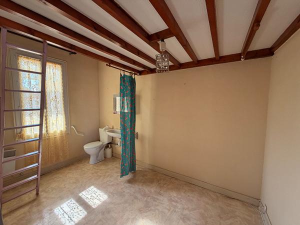 Maison de ville 5 pièces, 4 chambres, atelier et jardin