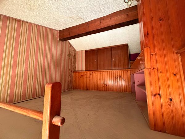 Maison de ville 5 pièces, 4 chambres, atelier et jardin