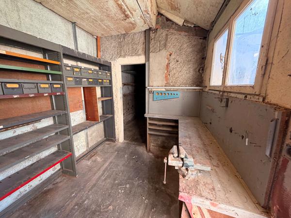 Maison de ville 5 pièces, 4 chambres, atelier et jardin