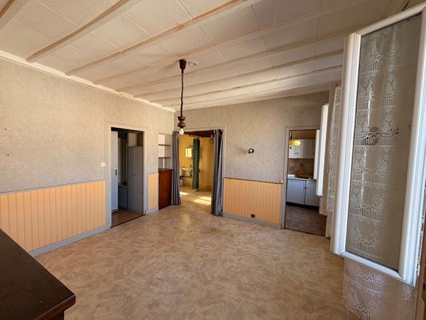 Maison de ville 5 pièces, 4 chambres, atelier et jardin