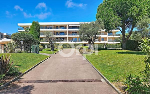Appartement à vendre    3 pièces • 75,85 m2 Antibes