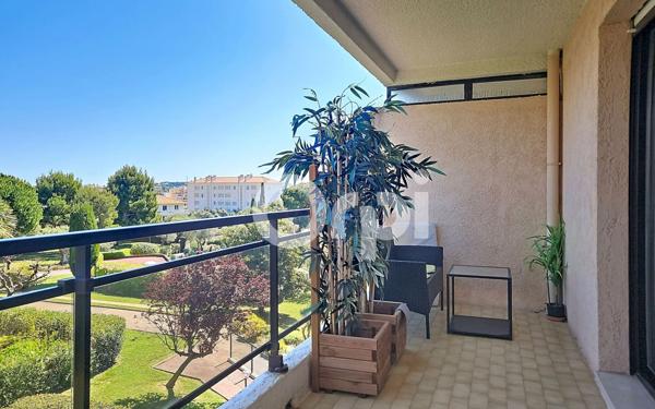 Appartement à vendre    3 pièces • 75,85 m2 Antibes