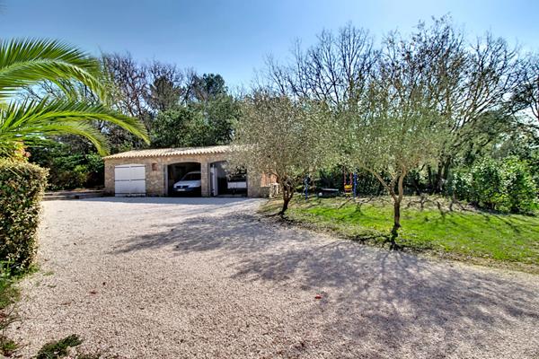 À VENDRE Maison plain-pied 137 m² à Lorgues - Piscine, Garage.