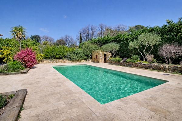 À VENDRE Maison plain-pied 137 m² à Lorgues - Piscine, Garage.