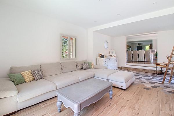 À VENDRE Maison plain-pied 137 m² à Lorgues - Piscine, Garage.