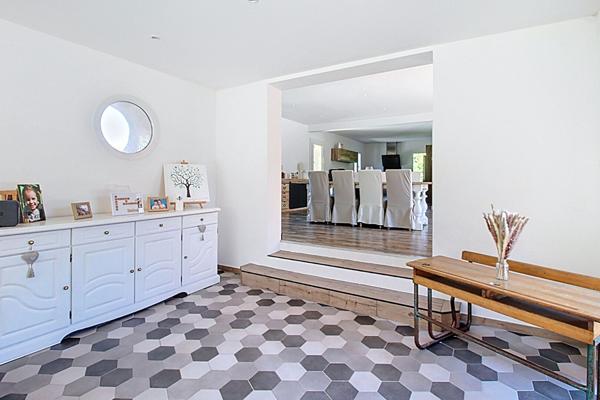 À VENDRE Maison plain-pied 137 m² à Lorgues - Piscine, Garage.