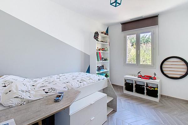 À VENDRE Maison plain-pied 137 m² à Lorgues - Piscine, Garage.