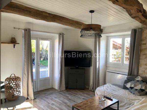 SEISSAN - Joli plain-pied rénové de 137 m2 avec gîte - 4 hectares + boxes chevaux