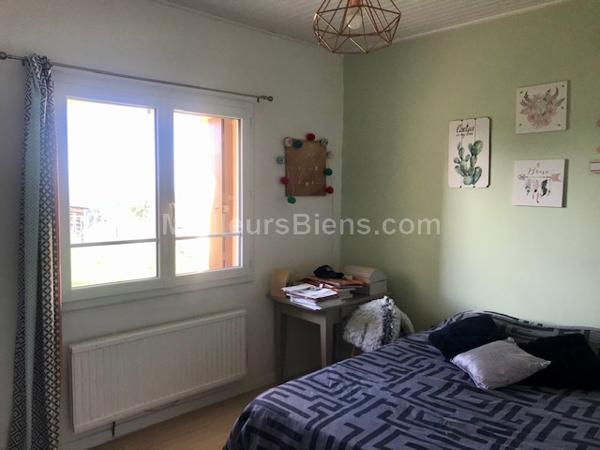 SEISSAN - Joli plain-pied rénové de 137 m2 avec gîte - 4 hectares + boxes chevaux