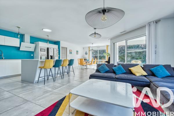 Maison à vendre 6 pièces 170 m² Camblanes-et-Meynac