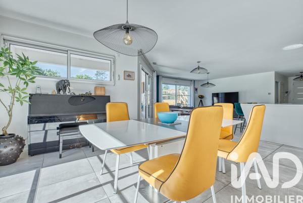 Maison à vendre 6 pièces 170 m² Camblanes-et-Meynac