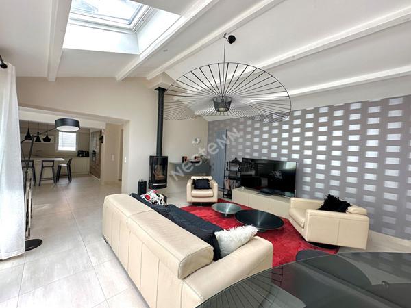 Orvault - Gaudinière : En VENTE ! Maison de 144 m² rénovée avec goût, 4 chambres, sur une parcelle de 402 m², beau jardin sans vis à vis. Maison coup de coeur !