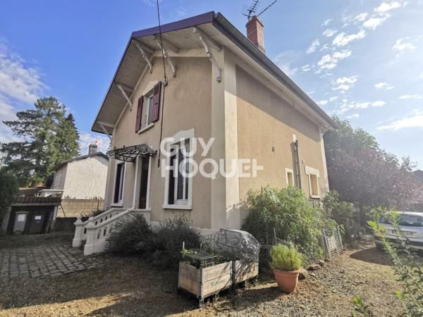 Maison de caractère avec jardin et garage