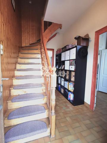 Maison de caractère avec jardin et garage