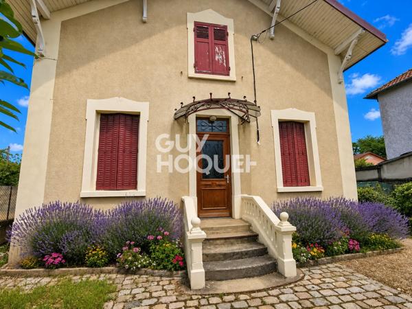 Maison de caractère avec jardin et garage