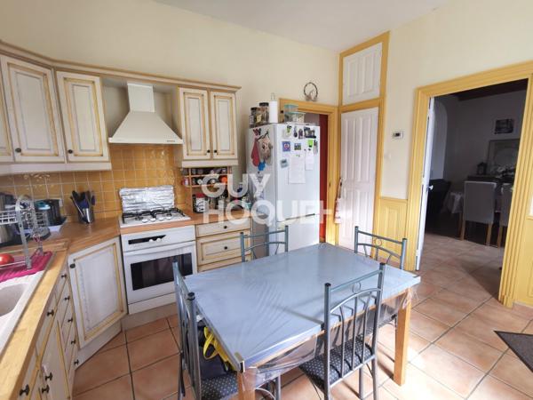 Maison de caractère avec jardin et garage