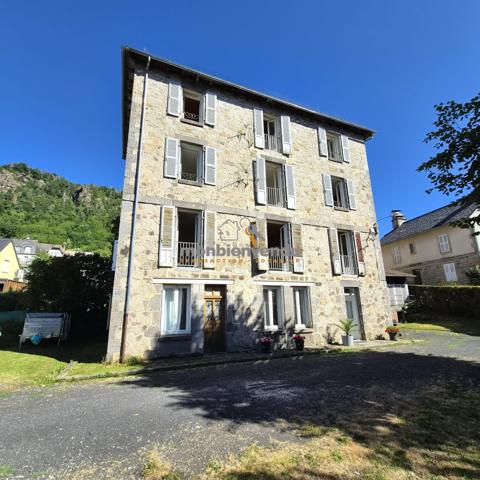 Immeuble comprenant 4 appartements