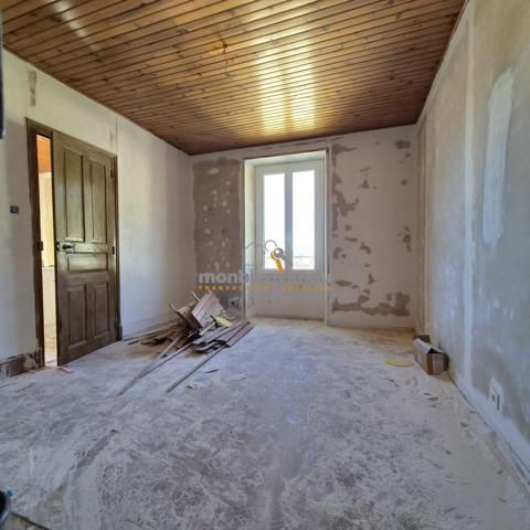 Immeuble comprenant 4 appartements