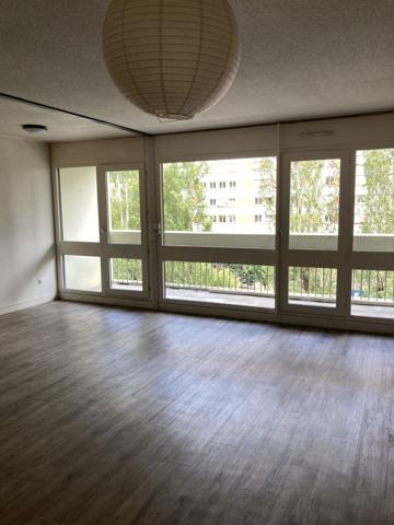 Appartement 4 pièces avec cuisine équipée et balcon AURILLAC
