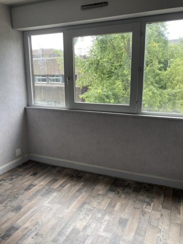 Appartement 4 pièces avec cuisine équipée et balcon AURILLAC