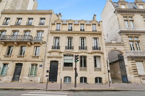 Bureaux à louer Paris 17 hôtel particulier avec jardin privatif