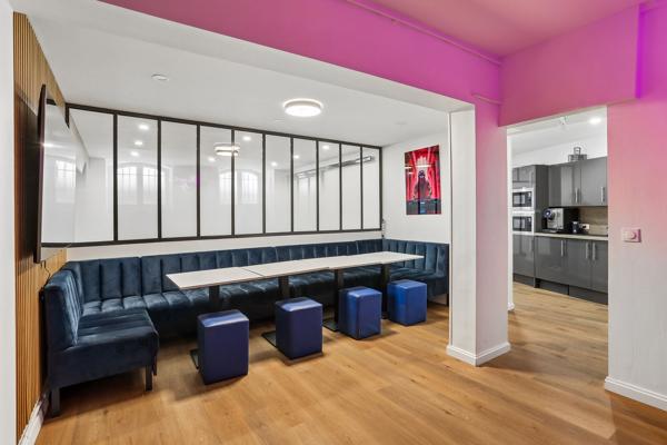 Bureaux à louer Paris 17 hôtel particulier avec jardin privatif