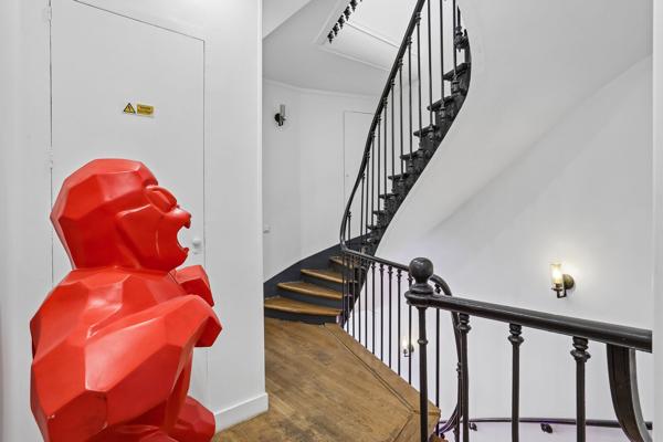Bureaux à louer Paris 17 hôtel particulier avec jardin privatif