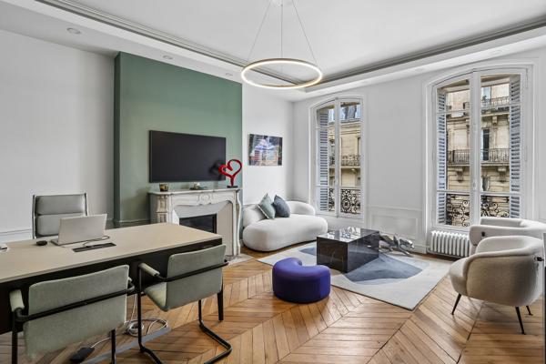 Bureaux à louer Paris 17 hôtel particulier avec jardin privatif