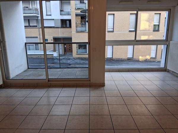 Appartement à vendre à Rennes, 3 p/2 chbres, rez-de chaussée, centre-ville/gares, 73m².
