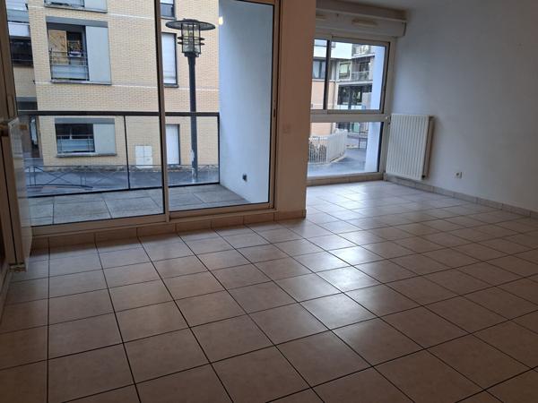 Appartement à vendre à Rennes, 3 p/2 chbres, rez-de chaussée, centre-ville/gares, 73m².