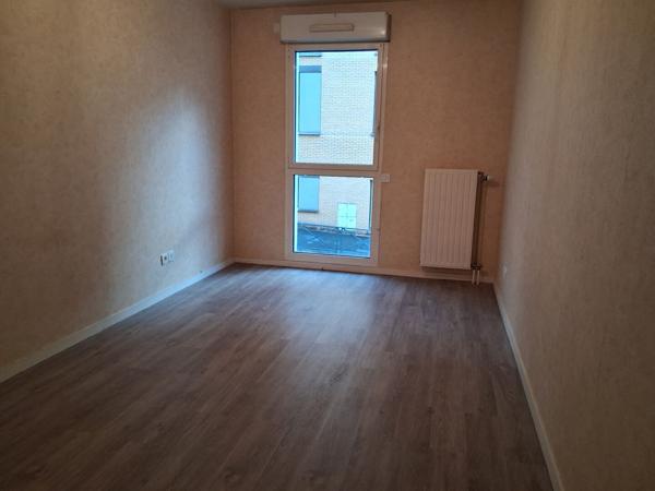 Appartement à vendre à Rennes, 3 p/2 chbres, rez-de chaussée, centre-ville/gares, 73m².