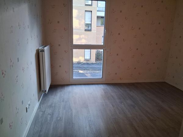 Appartement à vendre à Rennes, 3 p/2 chbres, rez-de chaussée, centre-ville/gares, 73m².