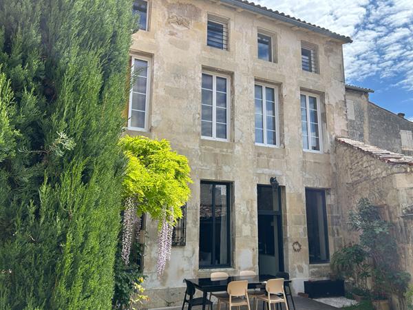 Nouveau prix - Élégante maison de ville de 6 chambres en centre-ville avec jardin Saint jean d angely