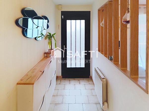 Maison plain pieds de 4 pièces de 100 m² à Saint-Yrieix-sur-Charente