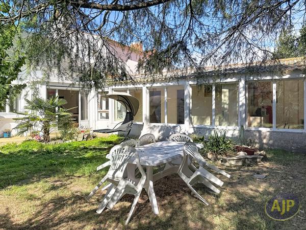 Maison à vendre Les Sables D Olonne - 6 pièces, 116m² avec 3 chambre(s) à 411 600€ - AJP Immobilier Les Sables-d'Olonne