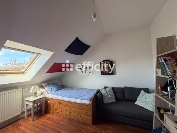 Maison
         8 pièces
        - 185 m² Exclusivité 379 000 € *