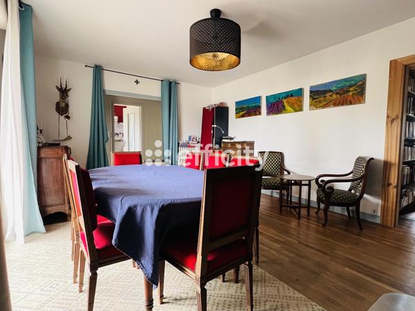 Maison
         8 pièces
        - 185 m² Exclusivité 379 000 € *
