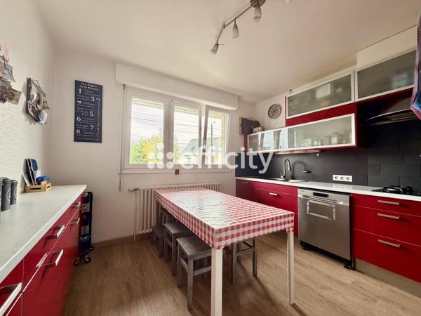Maison
         8 pièces
        - 185 m² Exclusivité 379 000 € *